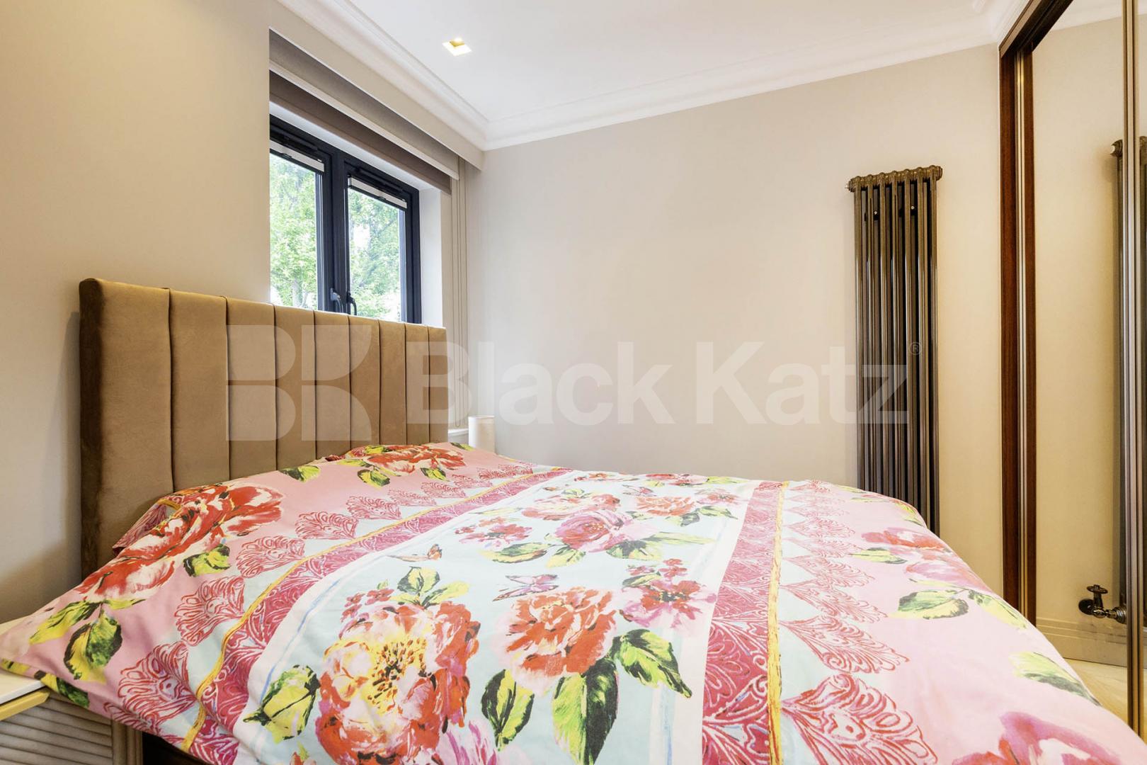 			MINS TO REGENTS PARK & TUBE!, 1 Bedroom, 1 bath, 1 reception Flat			 Parkway, Camden